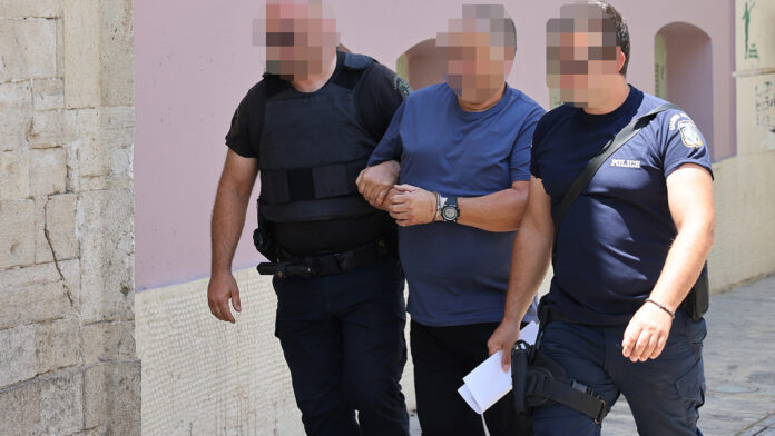Ηράκλειο Κρήτης: Απολογείται ο 58χρονος που προσπάθησε να πνίξει το 8χρονο παιδί – Κατηγορείται για απόπειρα ανθρωποκτονίας