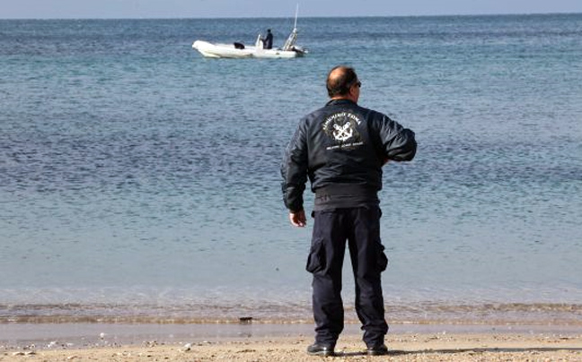 Ανήλικος στη Θεσσαλονίκη έκανε βουτιά από προβλήτα και κατέληξε διασωληνωμένος στη ΜΕΘ – Δεν τον έχει αναζητήσει κανείς