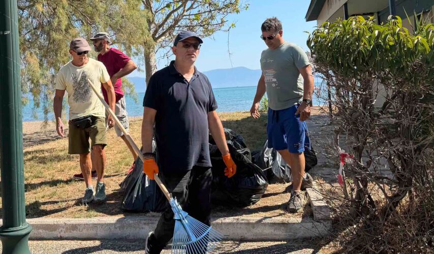 Εθελοντικός καθαρισμός στην παραλία Σκάλας Αταλάντης, Δήμος Λοκρών