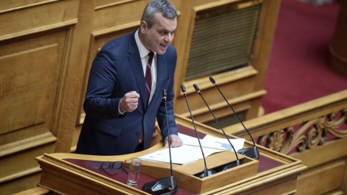 Χάρης Μαμουλάκης ανακοίνωσε την ανεξαρτητοποίησή του από τον ΣΥΡΙΖΑ