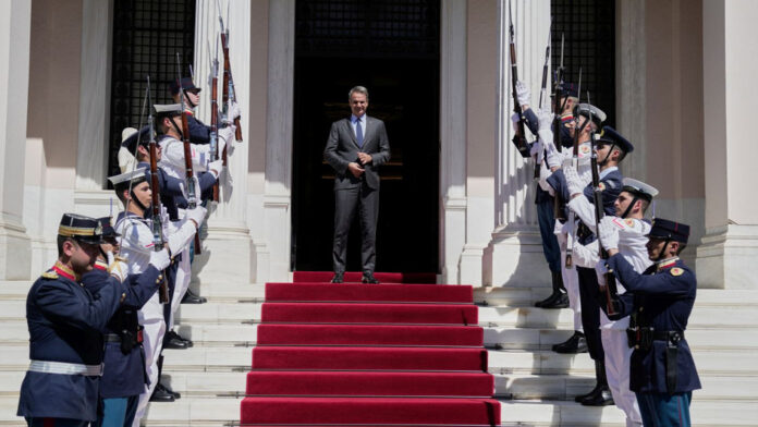 Κυριάκος Μητσοτάκης: Το δίλημμα μεταξύ σταθερότητας και εκτροχιασμού απέναντι στη «Βαβέλ» της αντιπολίτευσης