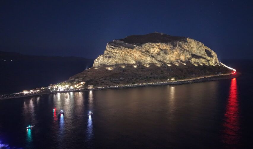 Ο Περιφερειάρχης Πελοποννήσου στη φωταγώγηση του Βράχου της Μονεμβασιάς
