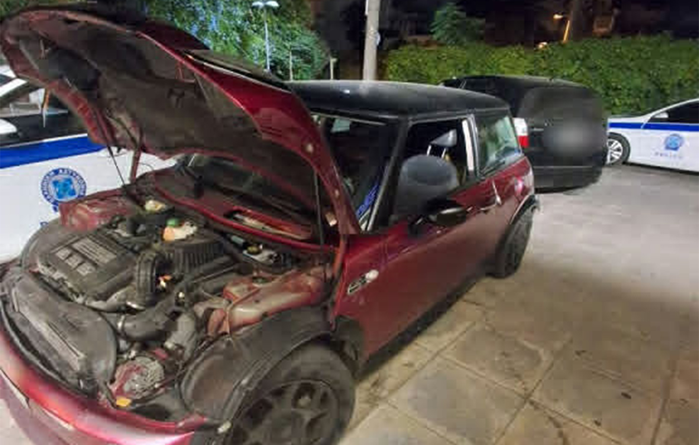 Καταδίωξη Mini Cooper στην Αγία Παρασκευή και 61 κιλά κάνναβης στο αυτοκίνητο