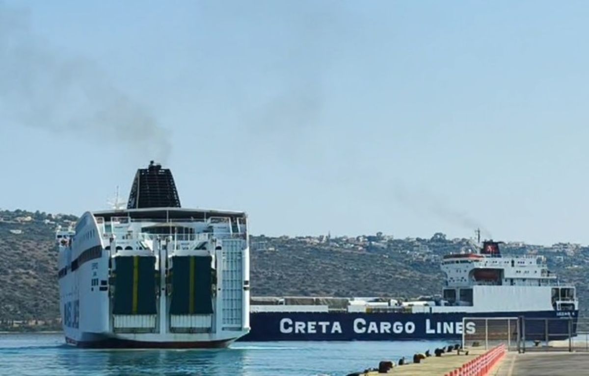 Σούδα: Συγκρούστηκε το «Έλυρος» με φορτηγό πλοίο, βίντεο