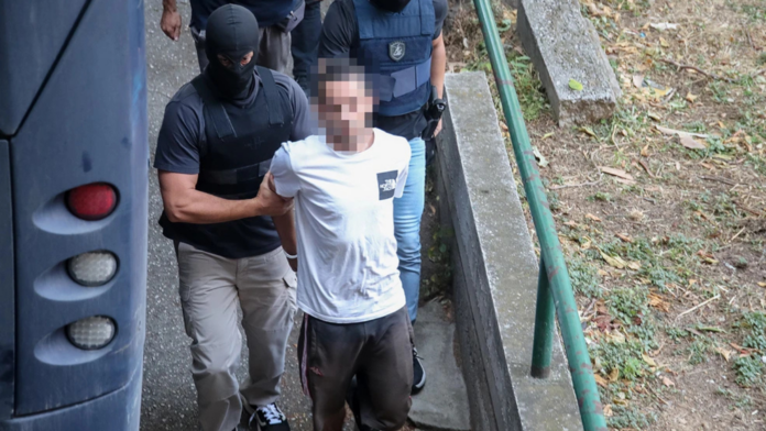 Ελεύθεροι οι δύο αντιεξουσιαστές για το επεισόδιο στο Δικαστικό Μέγαρο: φονική επίθεση στο σπίτι της οικογένειας Νέστορα