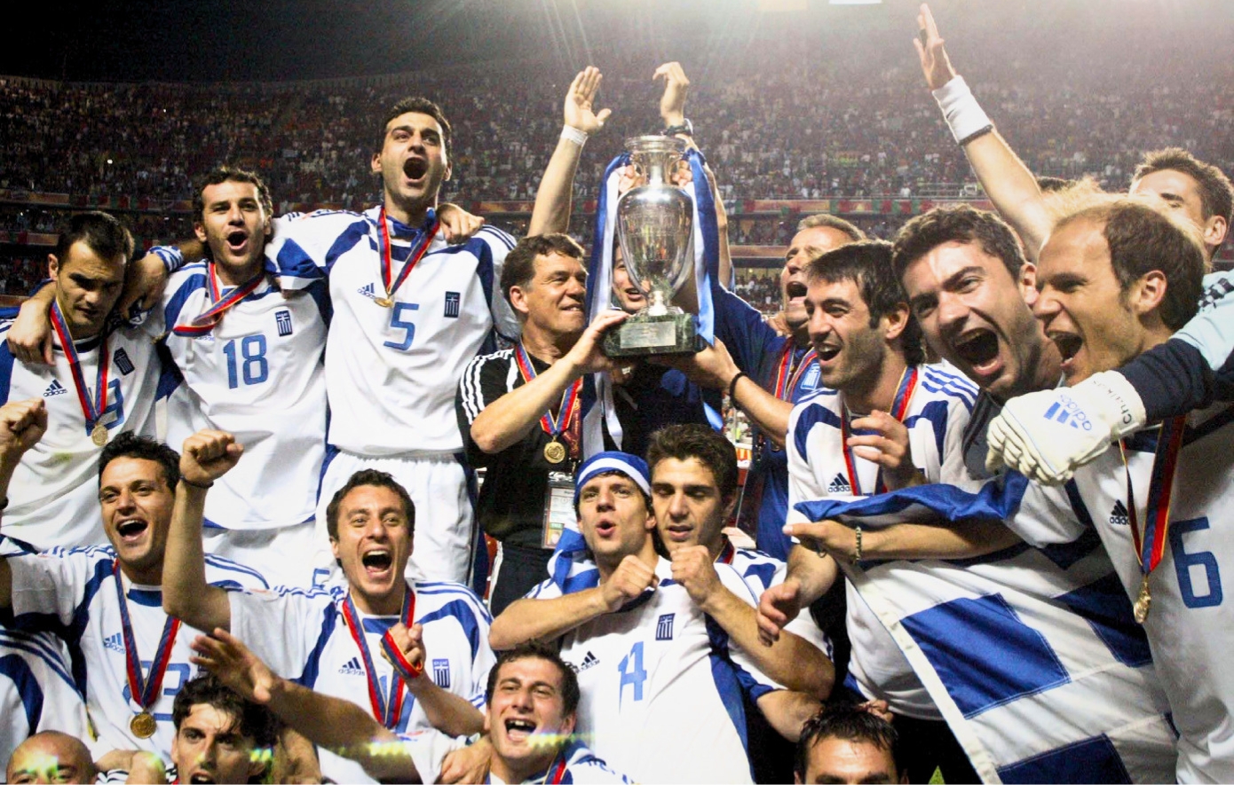 Σαν σήμερα 4 Ιουλίου: Η Ελλάδα κατακτά το Euro 2004 και πανηγυρίζει στους δρόμους
