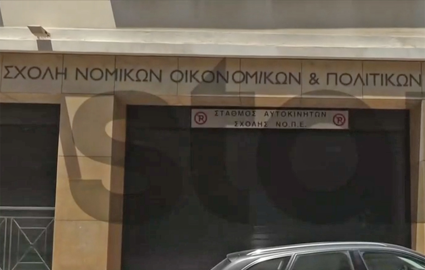 Ατύχημα στο γκαράζ: Πήγε να παρκάρει το αυτοκίνητό του και έπεσε στο φρεάτιο του ασανσέρ – Βίντεο από το σημείο