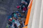 Δήμος Θεσσαλονίκης: μήνυση κατ’ αγνώστων για παράνομη εναπόθεση ογκωδών