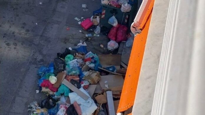 Δήμος Θεσσαλονίκης: μήνυση κατ’ αγνώστων για παράνομη εναπόθεση ογκωδών