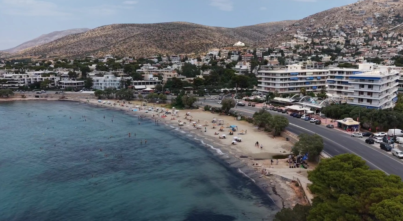 Καιρός την Κυριακή στην Αττική: Ιδανικές συνθήκες στις παραλίες – Βίντεο από drone