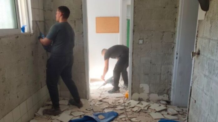 Οι εργασίες ανακατασκευής στο Δημοτικό Στάδιο Πεύκης βρίσκονται σε εξέλιξη