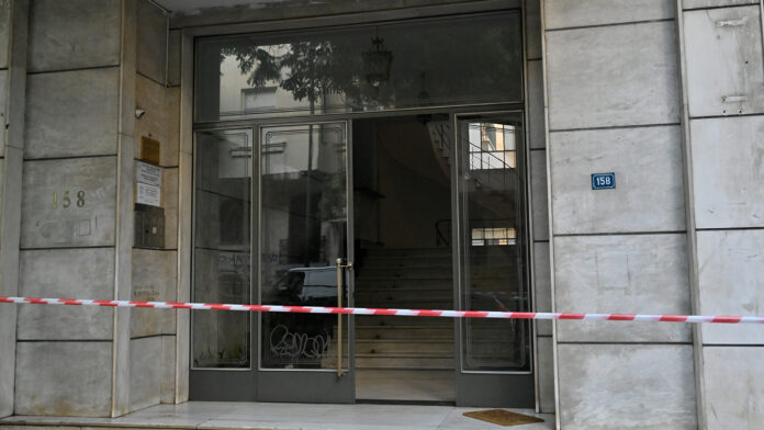 Οι κόρες του ποινικολόγου Σταύρου Γεωργίου φώναζαν «Μπαμπά, άνοιξέ μας» πριν τον δουν νεκρό – Η μαρτυρία του θυρωρού