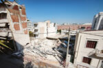 Κατάρρευση πολυκατοικίας στα Πετράλωνα: Το επίμαχο sms μεταξύ των μηχανικών και το «ντουλάπι»