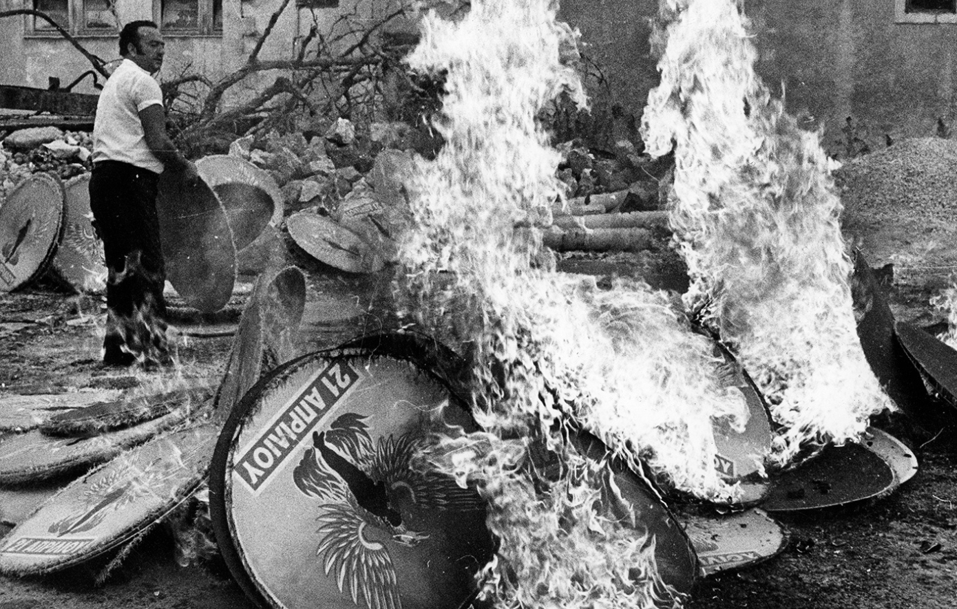 24 Ιουλίου: Η πτώση της Χούντας και η νύχτα που άρχισε η Μεταπολίτευση
