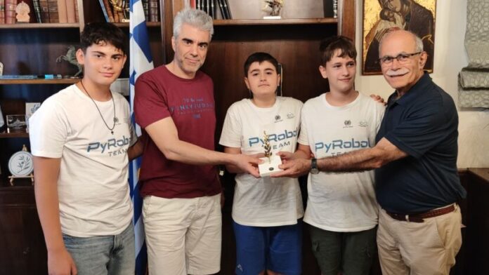 Οι πρωταθλητές ρομποτικής «Py-Robo» στο Δημαρχείο Πύργου