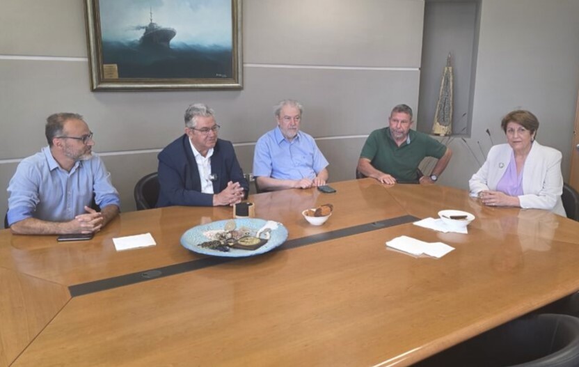 Η Δήμαρχος Ραφήνας-Πικερμίου συναντήθηκε με τον Γ.Γ. του ΚΚΕ