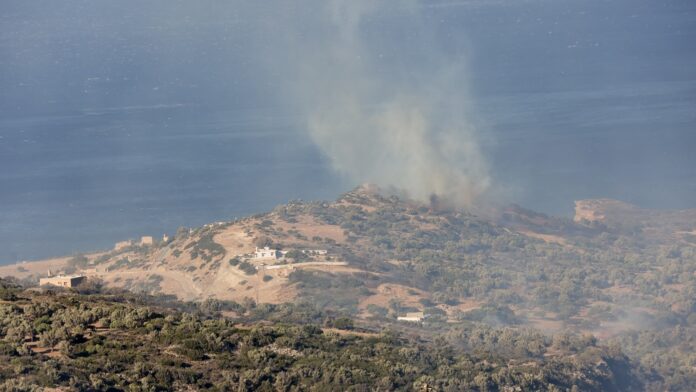 Ρέθυμνο: Διαδοχικά μηνύματα 112 καλούν τον κόσμο να εγκαταλείψει τα σπίτια τους λόγω νέων πύρινων μετώπων