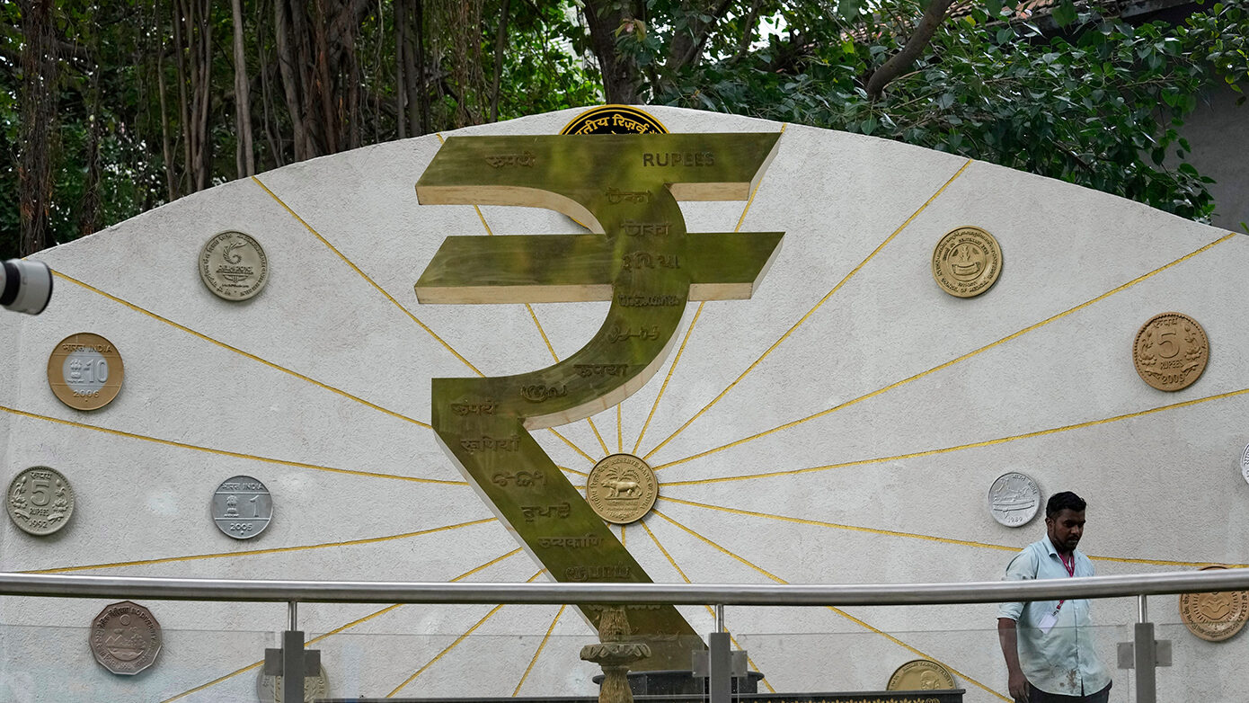Ινδία: Αναζητά περισσότερες καταθέσεις σε ξένο νόμισμα από τους Ινδούς του εξωτερικού
