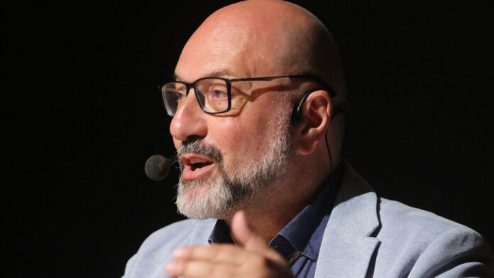 Σάκης Αρναούτογλου: Ο νόμος είναι ισχυρότερος από κάθε εξουσία