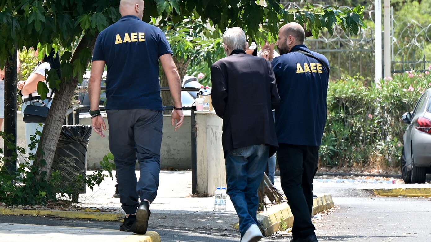 Εμπρησμός στο «Σισμανόγλειο»: Στην Ευελπίδων ο 76χρονος που συνελήφθη