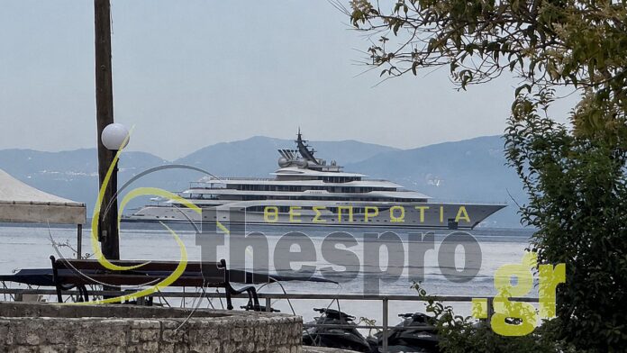 Σύβοτα: Δύο πλωτά «παλάτια» εντυπωσιάζουν – Στη Θεσπρωτία ο Αντιπρόεδρος των ΗΑΕ και ιδιοκτήτης της Μάντσεστερ Σίτι
