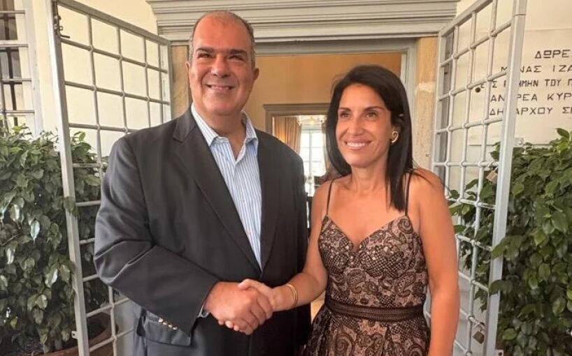 Sir Στ. Χατζηιωάννου επίτιμος δημότης Σπετσών