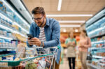 Private label, εκπτώσεις και AI αλλάζουν τα σούπερ μάρκετ: η μεγάλη μάχη στο ράφι