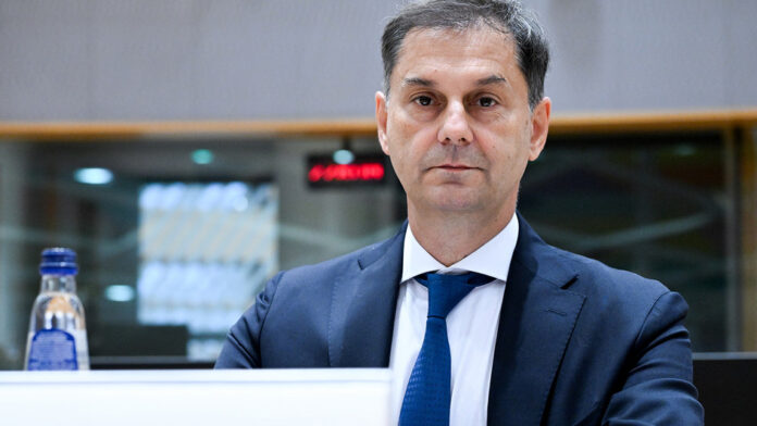 Θεοχάρης από το Economist: Η αξιοπιστία της Ελλάδας αποτελεί το νέο επενδυτικό πλεονέκτημα