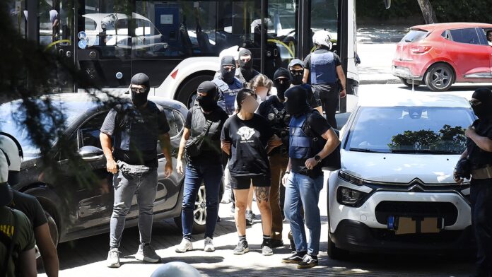 Δίωξη για ανθρωποκτονία με ενδεχόμενο δόλο στους 3 συλληφθέντες για τη φονική εμπρηστική επίθεση στο σπίτι της Αφροδίτης Νέστορα
