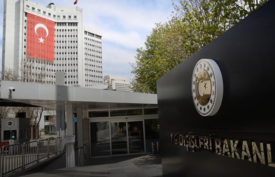 Τουρκία: Αντιδρά στην αναστολή λειτουργίας σχολείων και μιλά για «τουρκική μειονότητα» στη Θράκη