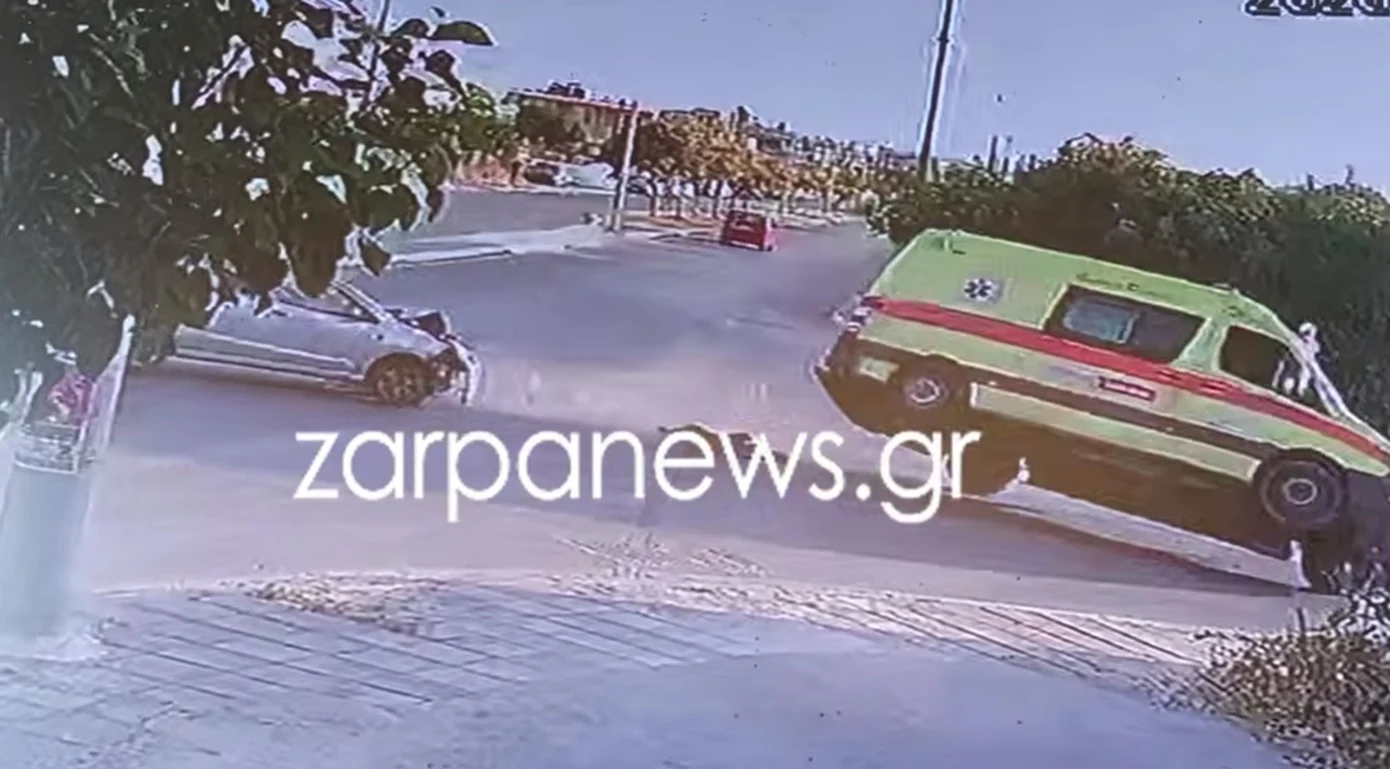 Τροχαίο στην Κρήτη: Βίντεο-ντοκουμέντο με τη στιγμή που τουμπάρει το ασθενοφόρο