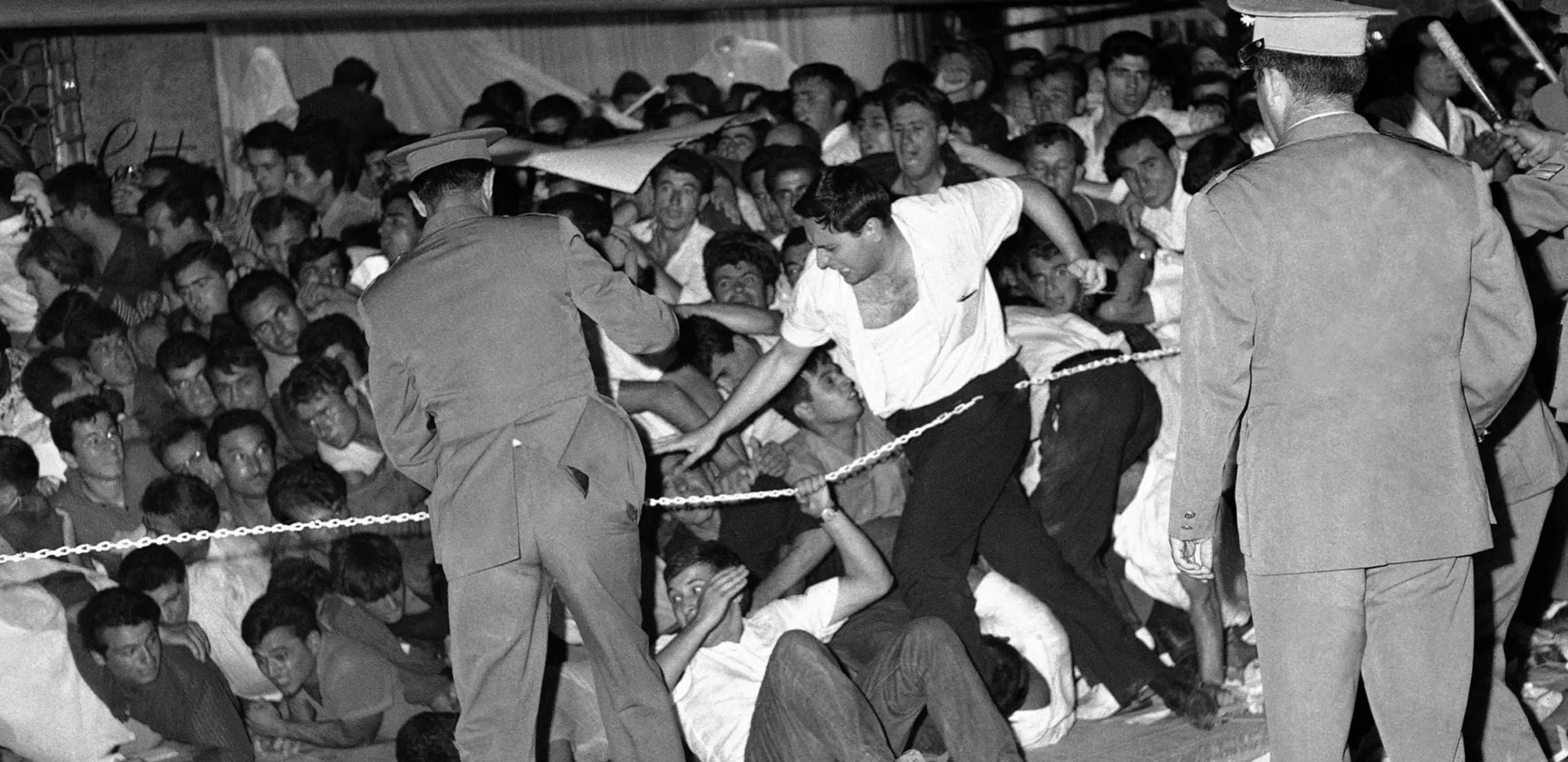 Σαν σήμερα 21 Ιουλίου: Η αστυνομία δολοφόνησε τον φοιτητή Σωτήρη Πέτρουλα στα «Ιουλιανά»