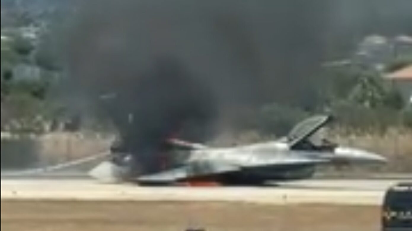 Αναγκαστική προσγείωση του μαχητικού F16 στη Ζάκυνθο: Νέα βίντεο – Δεν άνοιξαν οι τροχοί