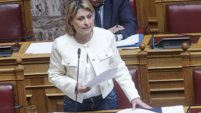 Χριστίνα Αλεξοπούλου για Σαμαρά: «Όταν σπάει το γυαλί, δεν ξανακολλάει, και εδώ έχει γίνει χίλια κομμάτια»