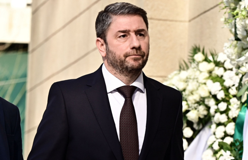 Ανδρουλάκης: Με απόλυτο σεβασμό στο πλευρό των πυροσβεστών