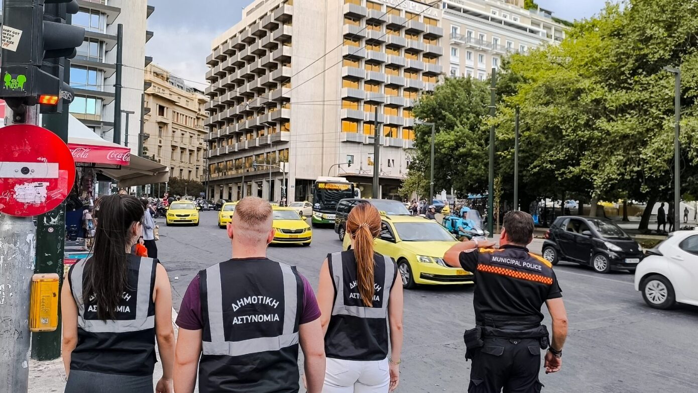 Χάρης Δούκας: Οι 94 νέοι Δημοτικοί Αστυνομικοί βγαίνουν στους δρόμους της Αθήνας