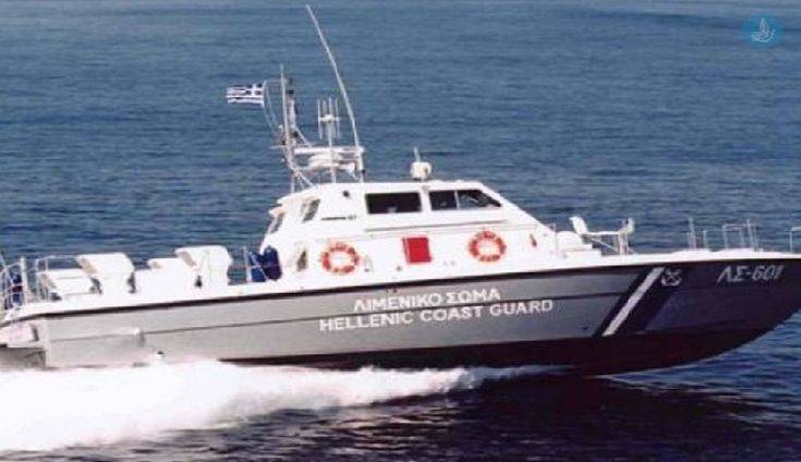 Σκάφος βυθίστηκε στη Χαλκιδική – Κολυμπώντας βγήκαν στην ακτή οι πέντε επιβάτες