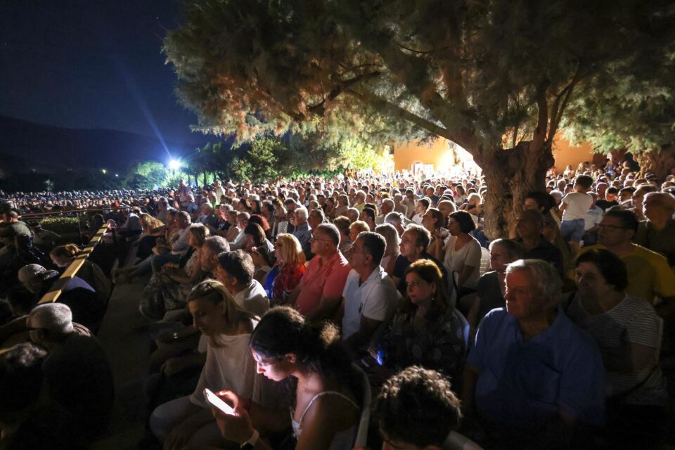 Το Φεστιβάλ της Περιφέρειας Κρήτης υπό το φως του Αυγουστιάτικου φεγγαριού