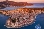 Τα Ηνωμένα Αραβικά Εμιράτα δωρίζουν 11 εκατ. ευρώ στον Πόρο