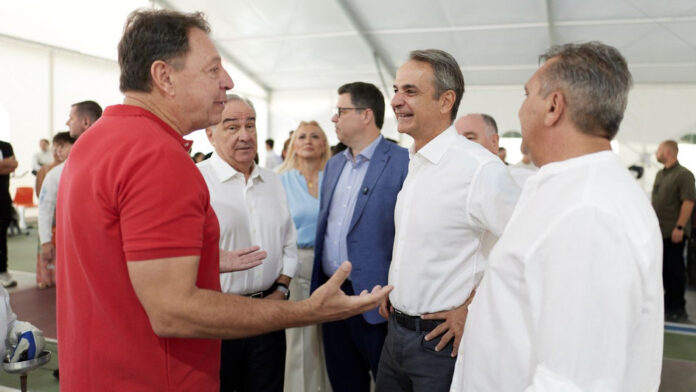 Κυριάκος Μητσοτάκης επισκέφθηκε μονάδες παραγωγής στη Φλώρινα: «Η πολιτεία στέκεται δίπλα σε όλες τις παραγωγικές επενδύσεις»