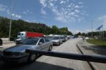 Βαλκάνιοι τουρίστες: Περισσότερες από 45.000 διελεύσεις καθημερινά από το τελωνείο των Ευζώνων