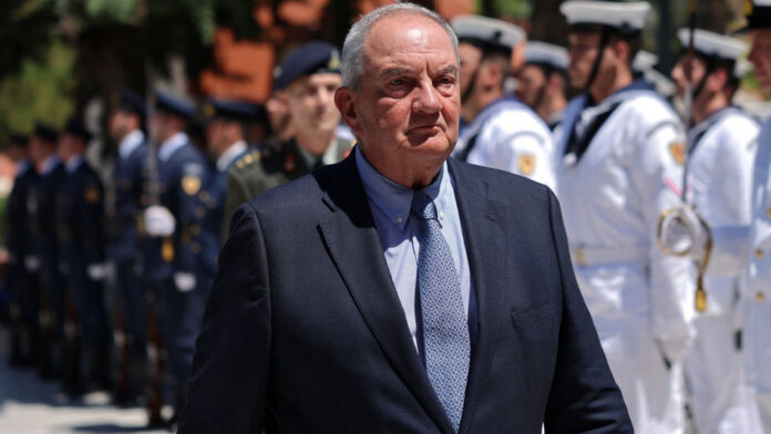 Κώστας Καραμανλής για Ιωάννη Βαρβιτσιώτη: Τον αποχαιρετώ με σεβασμό, αγάπη και ειλικρινή ευγνωμοσύνη