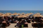 Αθήνα: Οι καλύτερες παραλίες για βουτιές στην Αττική το Σαββατοκύριακο και τον Δεκαπενταύγουστο – Επιλογές από 0 έως 310 ευρώ