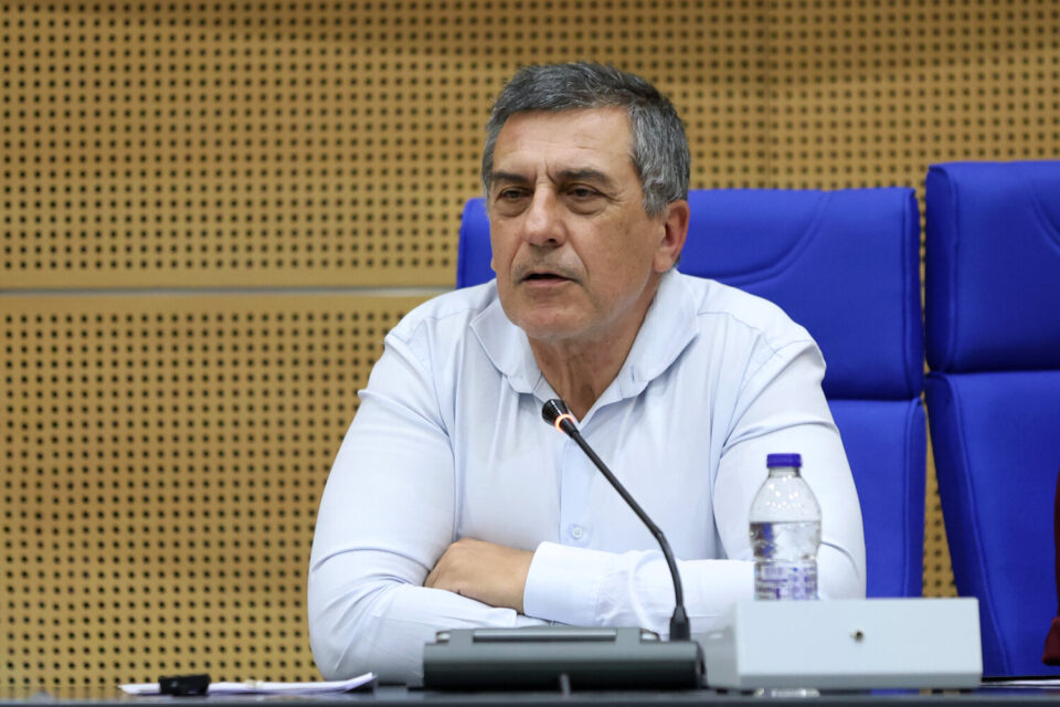 Περιφέρεια Θεσσαλίας: Εκσυγχρονίζει το ΕΚΑΒ με 3 εκατ. ευρώ – Νέο κτίριο στη Λάρισα και 5 νέα ασθενοφόρα
