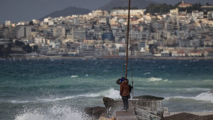 Καύσωνας: Βοριάδες έως 8 μποφόρ και πτώση θερμοκρασίας μέχρι να ξανάρθει – Πότε επιστρέφει η ζέστη