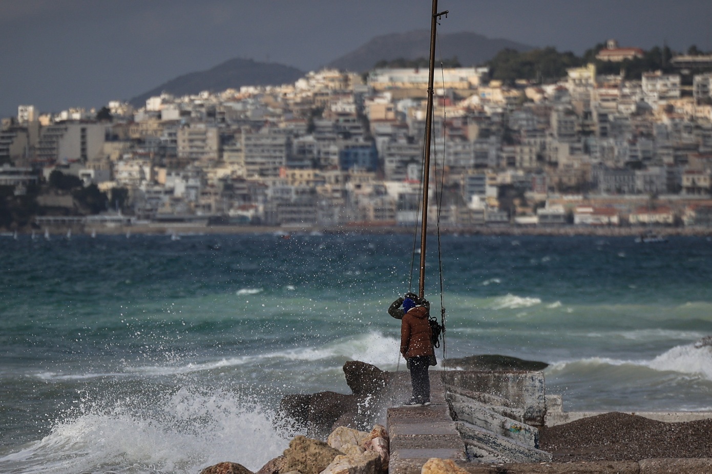 Καύσωνας: Βοριάδες έως 8 μποφόρ και πτώση θερμοκρασίας μέχρι να ξανάρθει – Πότε επιστρέφει η ζέστη