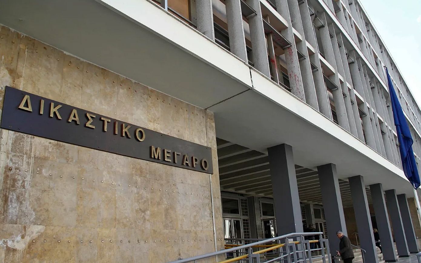27χρονος τράπερ: Ποινή φυλάκισης ενός έτους για οδήγηση με 182 χλμ./ώρα στην ΠΑΘΕ