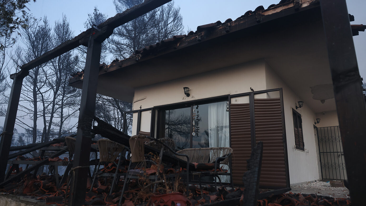 Η φωτιά στη Σίβηρη κρατήθηκε, δεν μας ξέφυγε παρά τις μεγάλες ριπές το ξημέρωμα – Ξεπεράσαμε το κακό