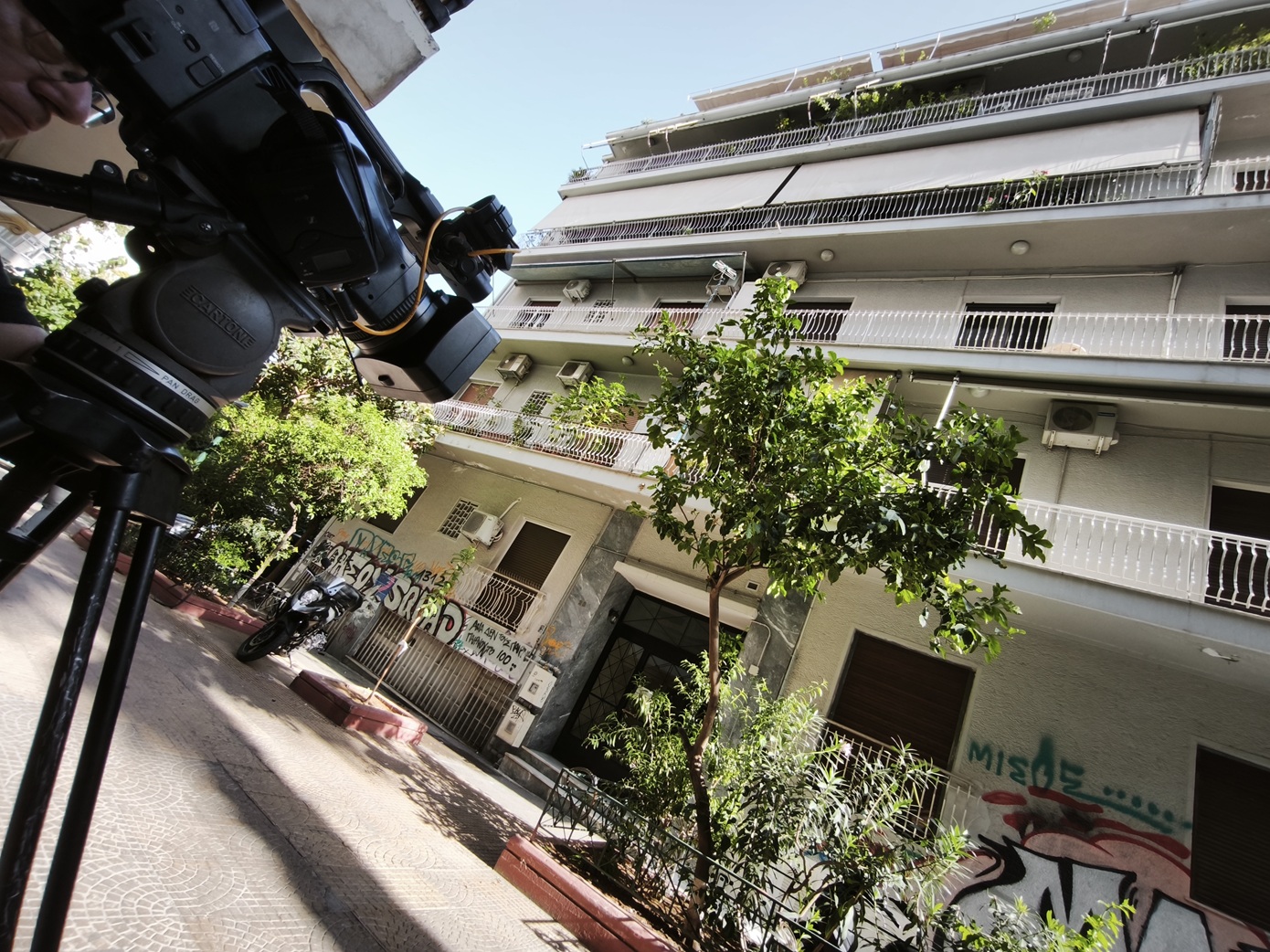 Βρέφος που βρέθηκε κατεψυγμένο στην Κυψέλη: Πάνω από 15 μαχαιριές με κουζινομάχαιρο – Το κουβαλούσαν νεκρό από σπίτι σε σπίτι