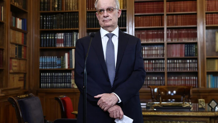 Κωνσταντίνος Τασούλας: Η θυσία των τριών πυροσβεστών στο καθήκον υπενθυμίζει τη γενναιότητα